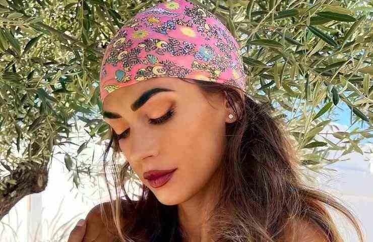 Melissa Satta bandana foto fascino