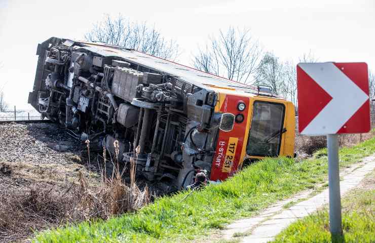 Treno va a fuoco