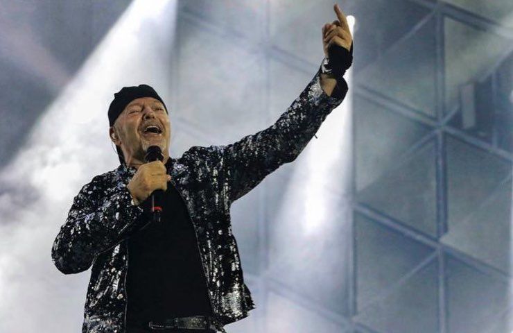 Vasco Rossi parole cantante