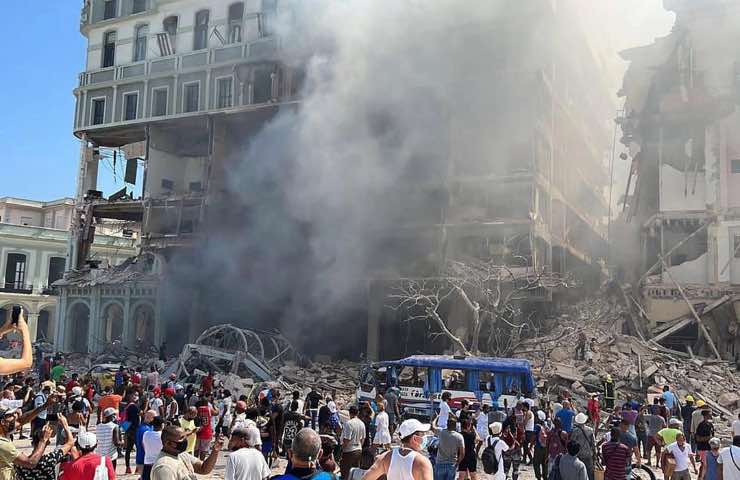devastante esplosione hotel