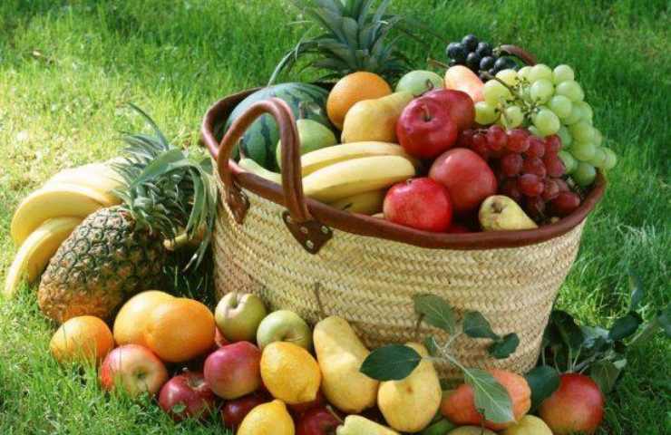 un cesto di frutta