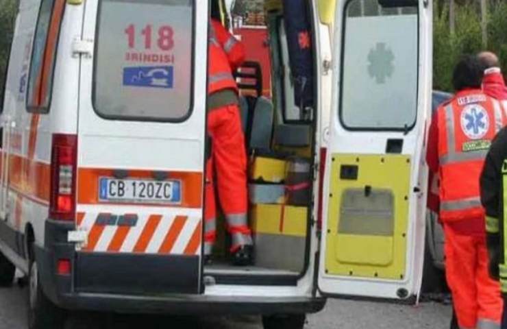 Auto incidente ambulanza