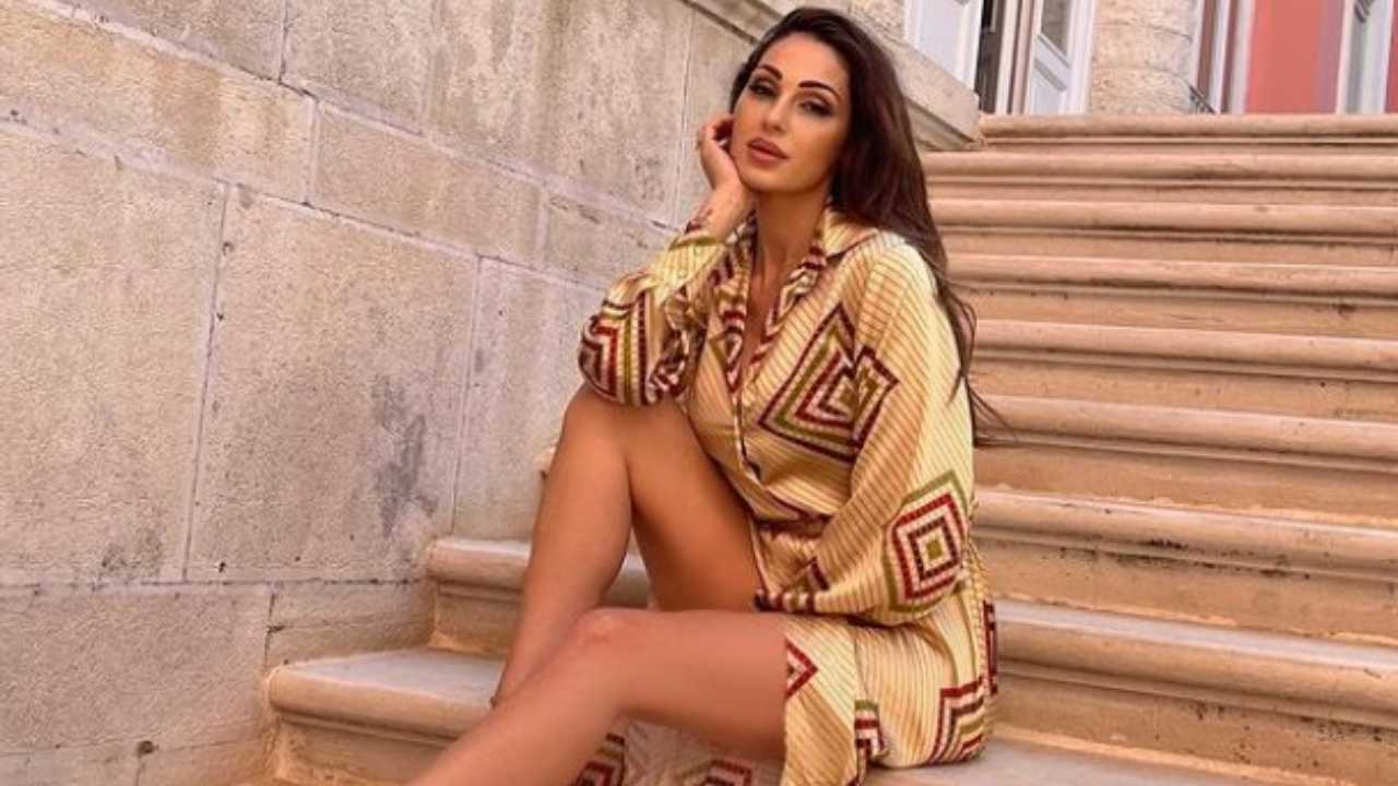 Anna Tatangelo furto padre