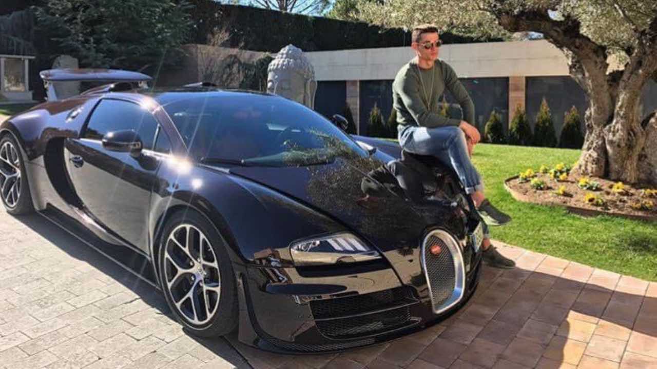 Terribile incidente distrutta Bugatti milionaria Cristiano Ronaldo