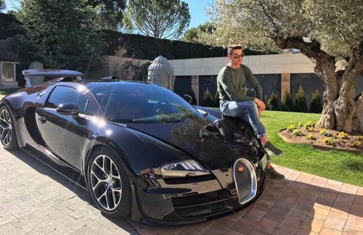 Terribile incidente distrutta Bugatti milionaria Cristiano Ronaldo