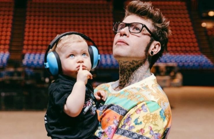 Fedez, Leone canta la sua canzone