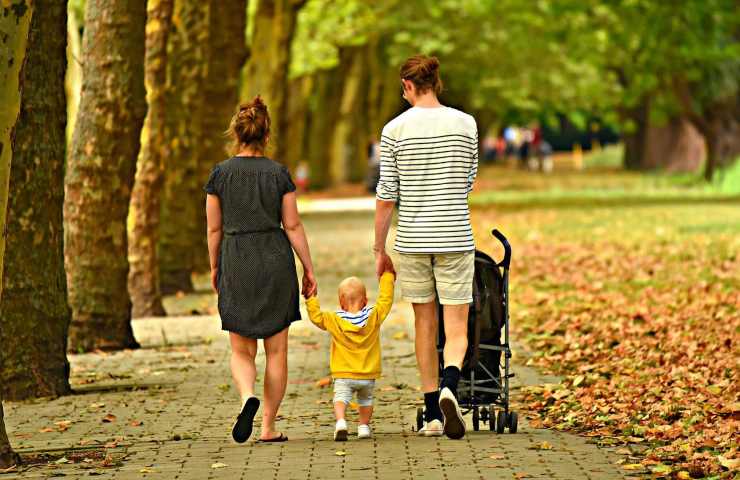 famiglia passeggiata