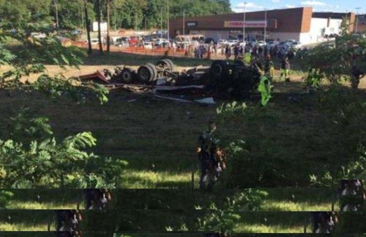 Carro attrezzi precipitato dal cavalcavia