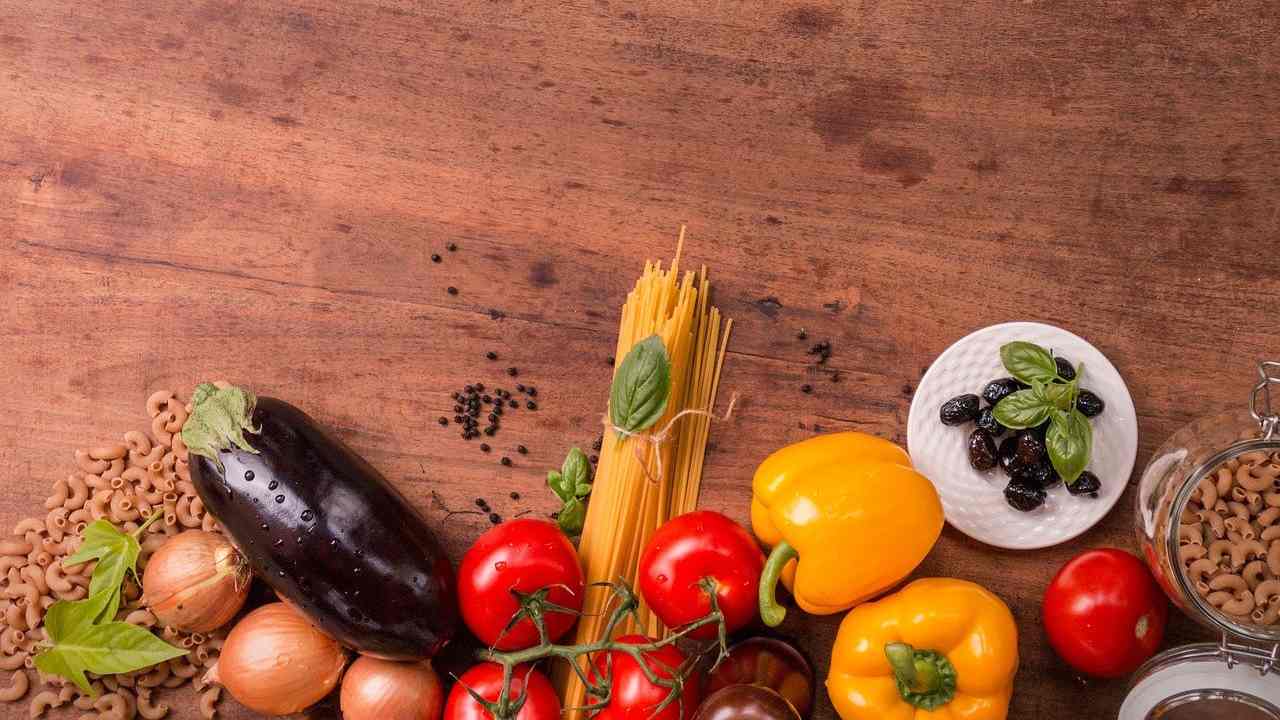 Alimenti aiutano contrastare malattie vecchiaia