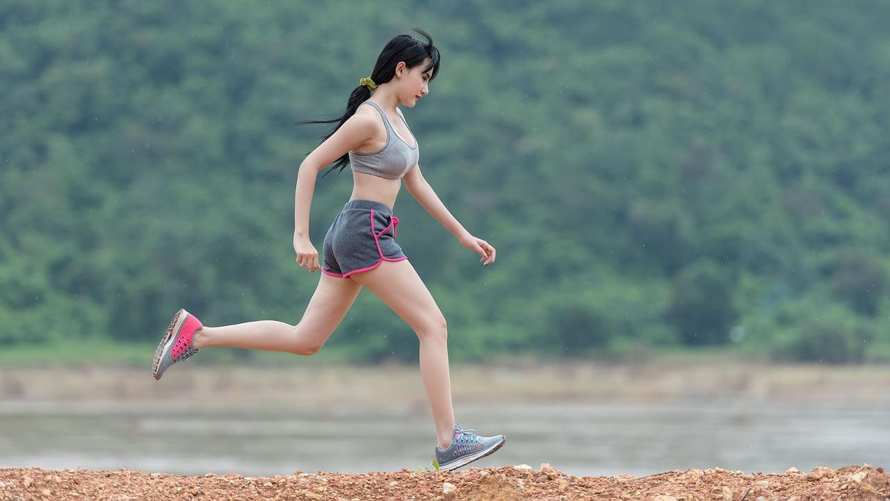 La corsa rigenerante: come eseguirla e i benefici per il corpo e la mente