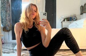 Rita Rusić, sensualità assoluta: in bikini è incontenibile - VIDEO