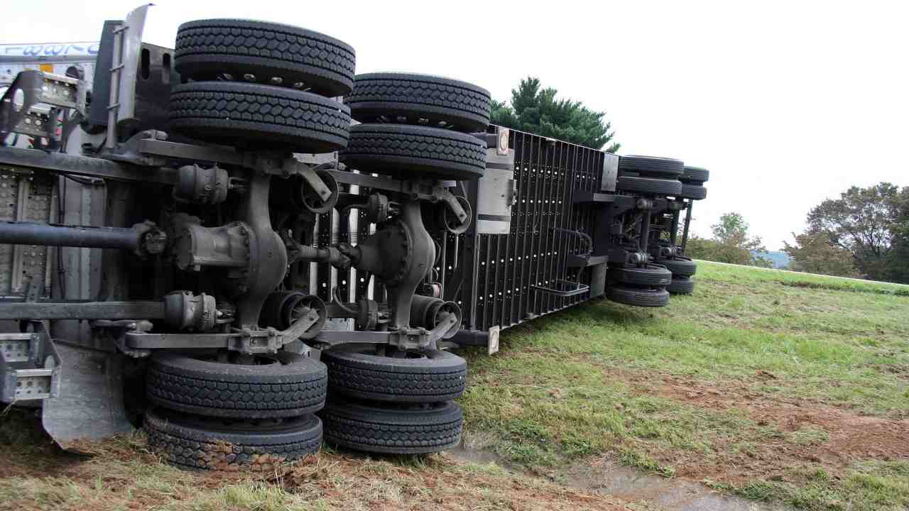 Strage camion bilancio morti