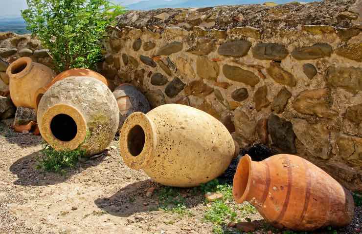 rinvenuti spiaggia resti anfora