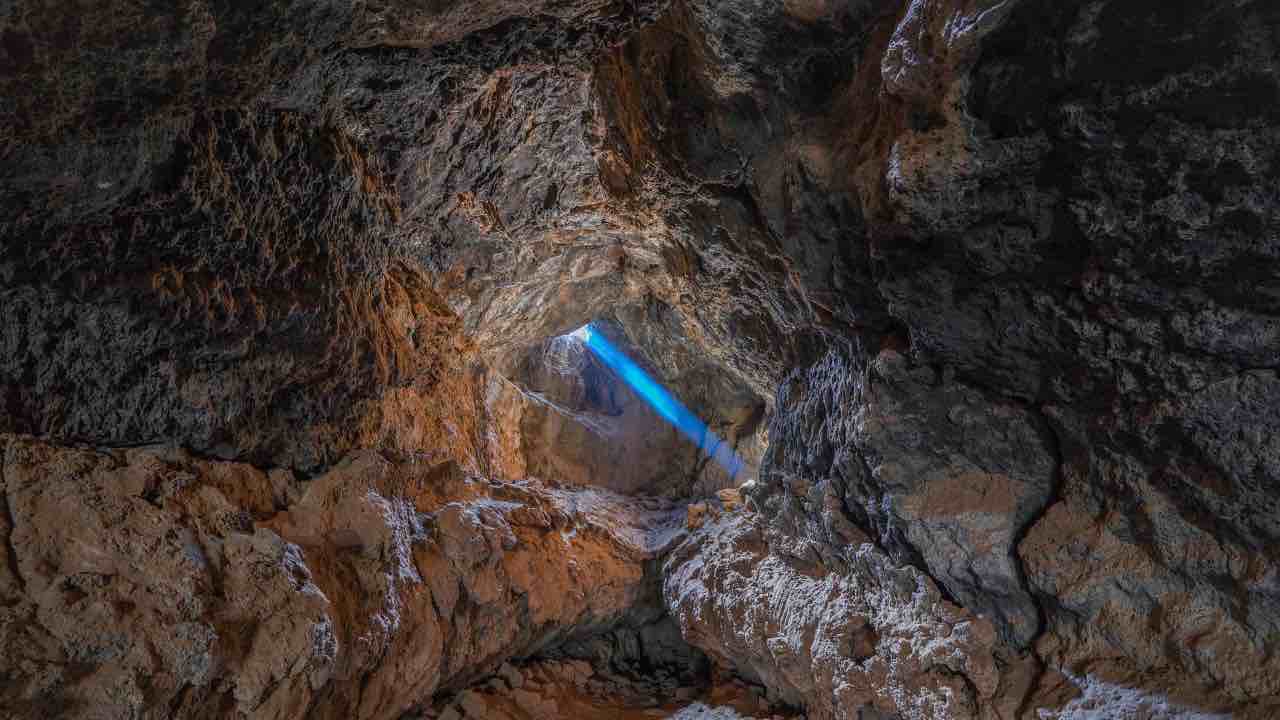 scoperta grotta tracce umane