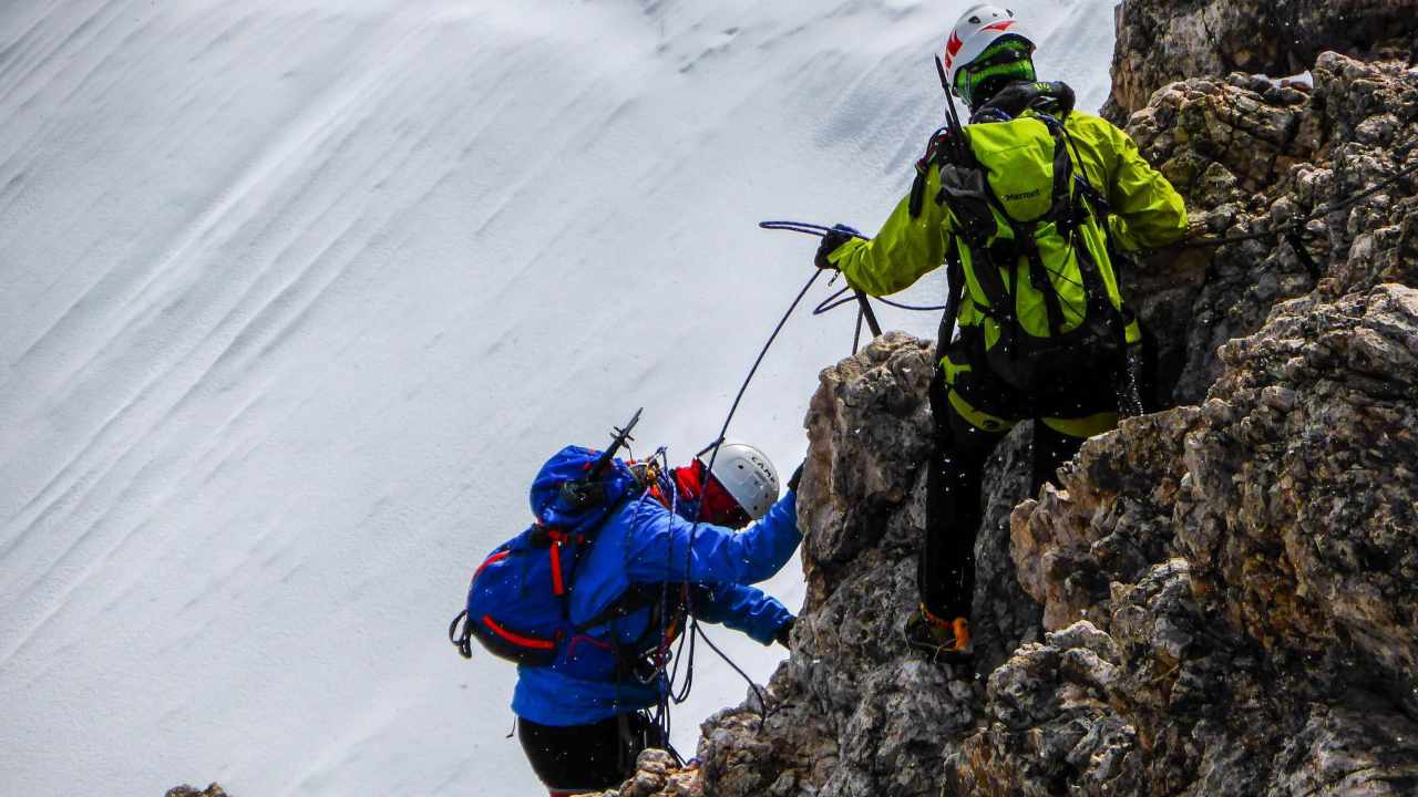 tragedia montagna burrone