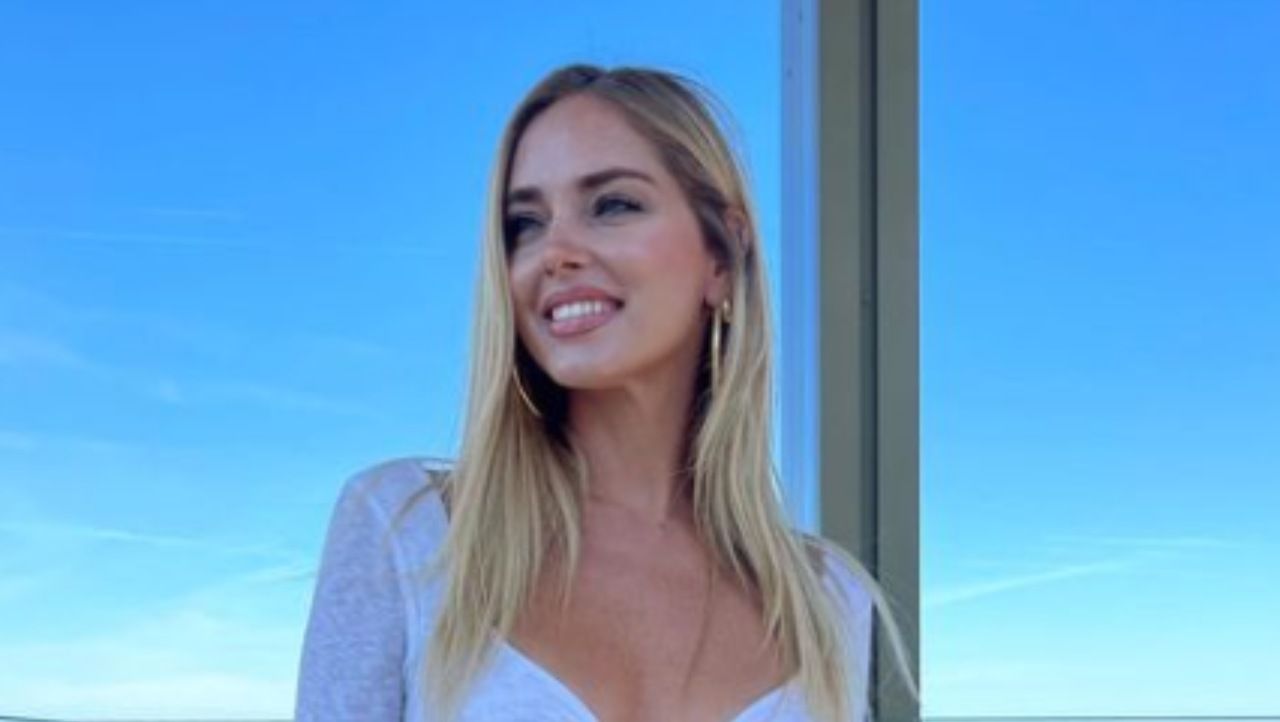 Chiara Ferragni lato b fan