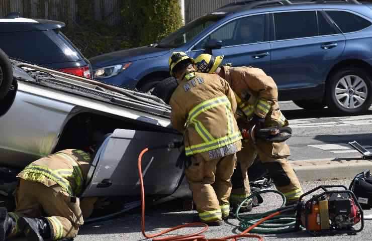 Incidente stradale scontro dramma