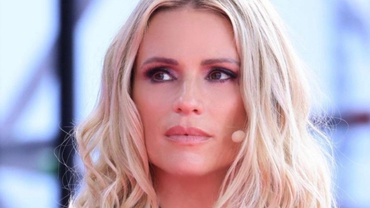 Michelle Hunziker primo piano sguardo