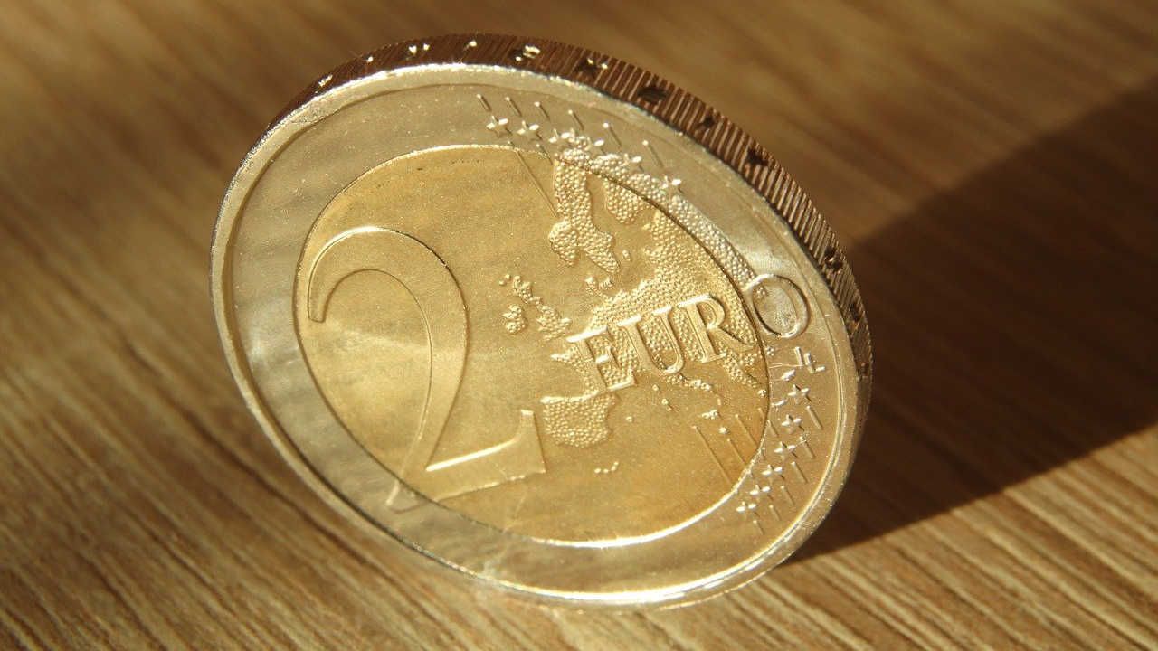 Nuova moneta 2 euro Raffaella Carrà 2023