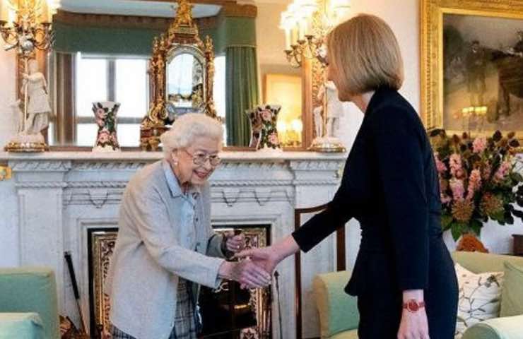 Regina Elisabetta fin vita Gran Bretagna