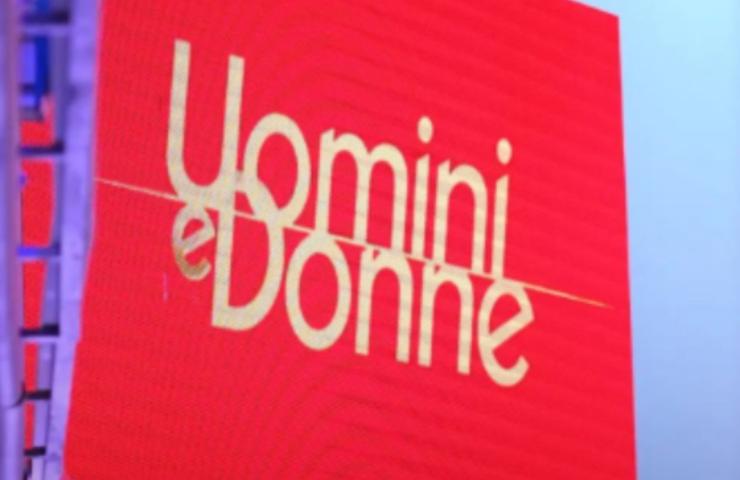 Uomini e Donne logo