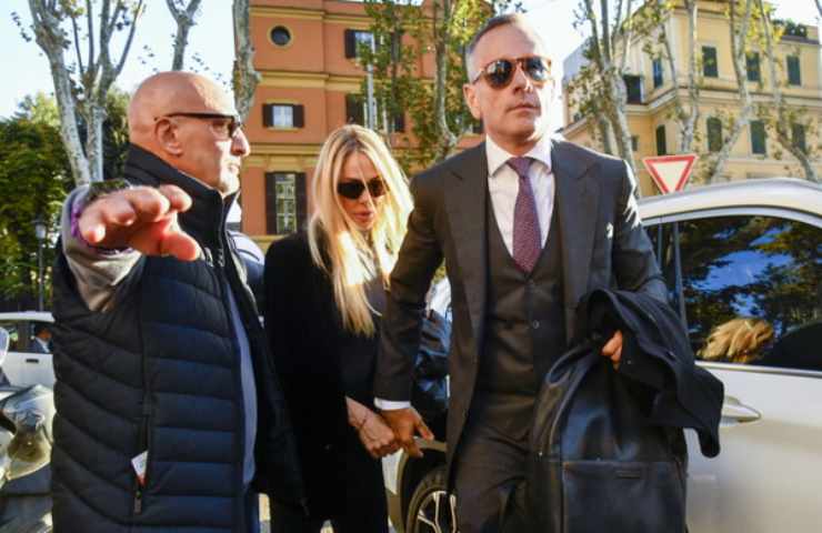 Ilary Blasi arriva in tribunale sentenza divorzio Totti foto