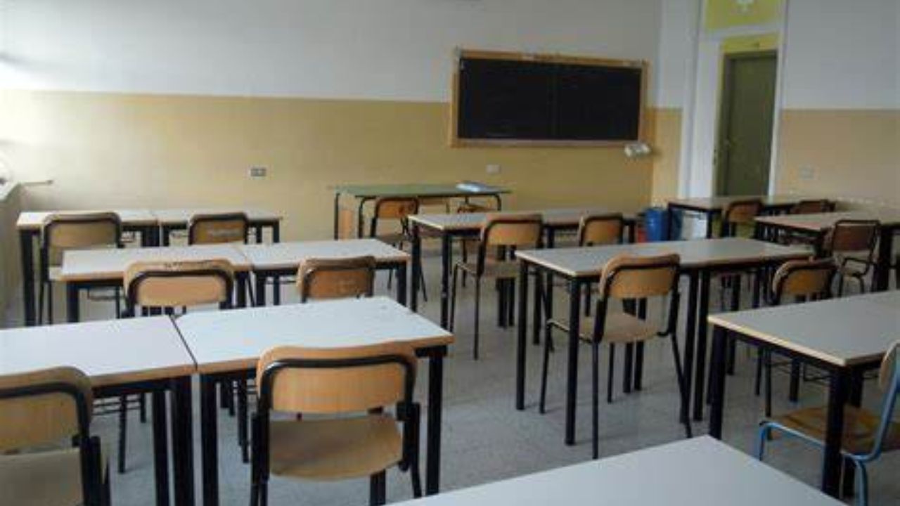 Sesso a scuola, tutte le indiscrezioni sul prof che chiedeva rapporti in cambio di buoni voti