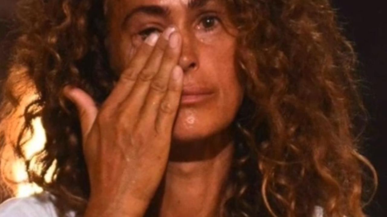 Samantha De Grenet in lacrime: “Mi chiudevo in camera a piangere”