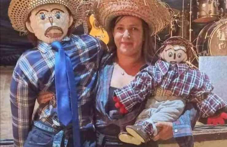 Sposa con marito bambolotto e figlio foto