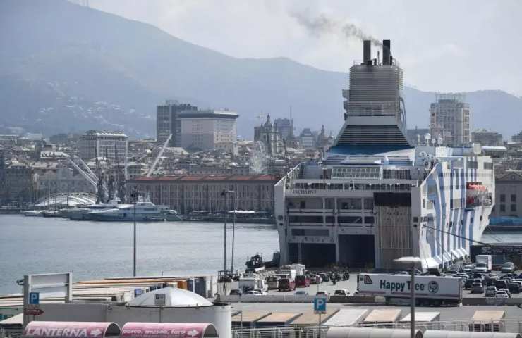Traghetto Palermo ventenne dispersa mare tragedia