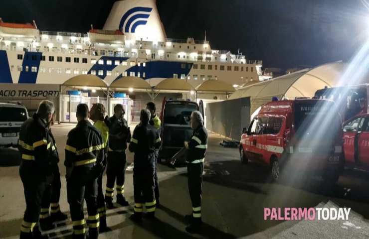 Traghetto Palermo ventenne dispersa mare tragedia