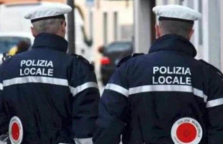 Violenza su minori da parte di un adulto