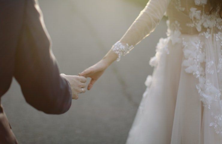 sposa tradisce giorno del matrimonio