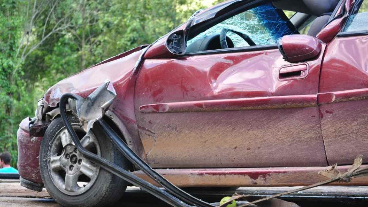 Incidente d'auto vittima