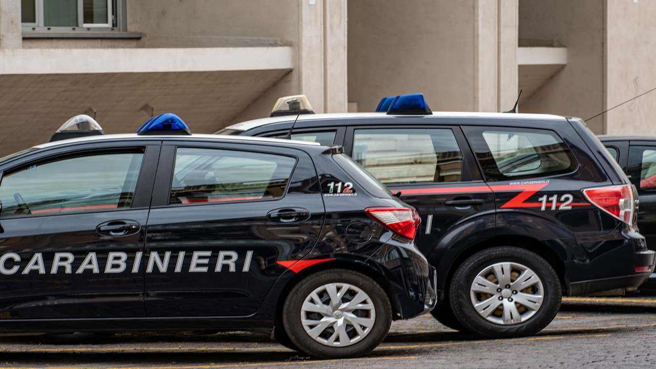 Cosenza omicidio uccide vicino casa