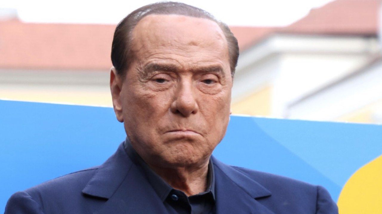 Silvio Berlusconi, irruzione villa Arcore