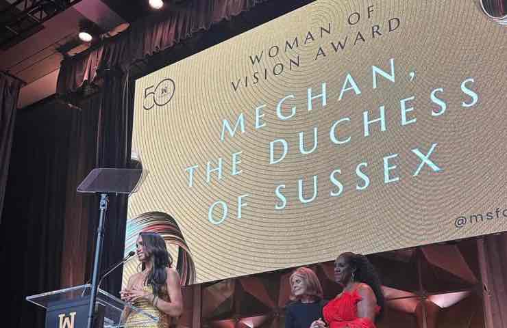 Meghan Markle, la reale conquista la scena