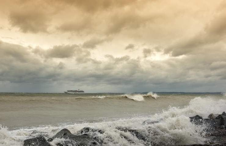 Meteo piovoso con allagamenti